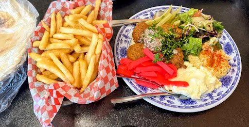 Photo of Cedars Shawarma and Kabab - 135 Eagle Ridge Blvd #9, Fort McMurray, AB T9K 2Z7